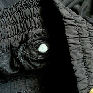 Lululemon Hotty Hot Shorts size 6